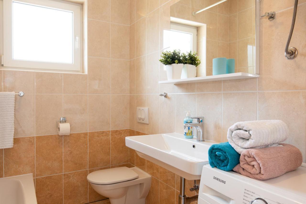 Apartman Jelena Vrbnik Exteriör bild