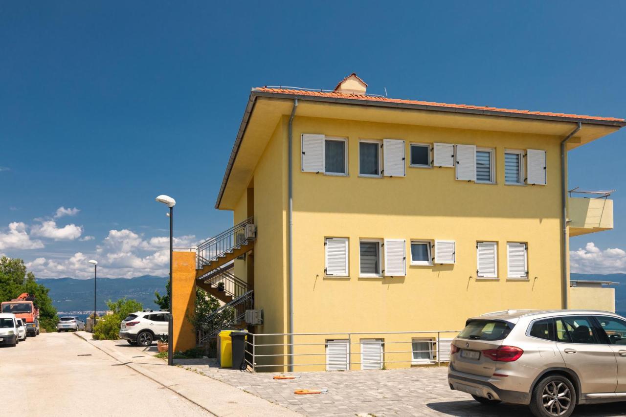 Apartman Jelena Vrbnik Exteriör bild